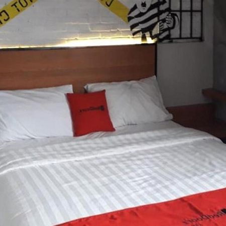 Reddoorz Plus @ Doorman Guest House Bandung Exterior photo