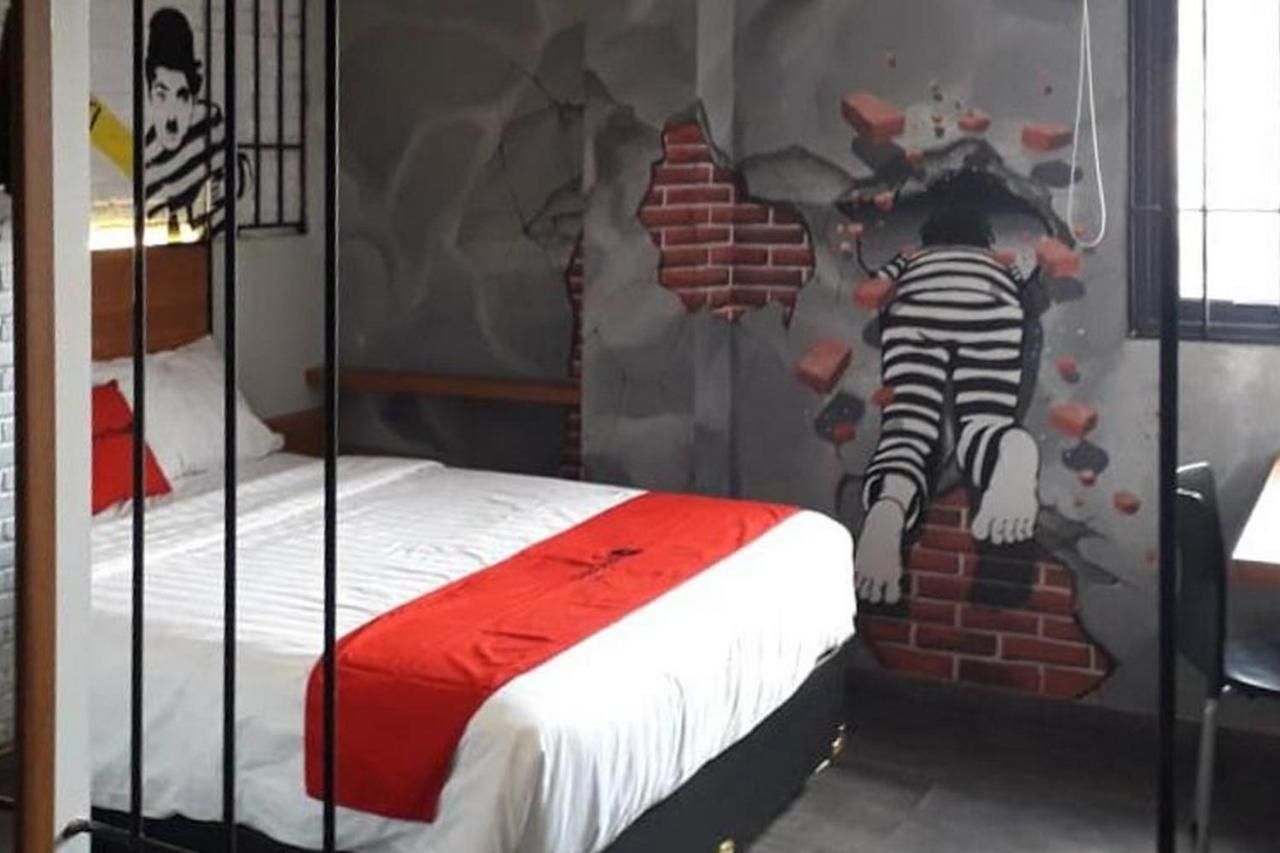 Reddoorz Plus @ Doorman Guest House Bandung Exterior photo