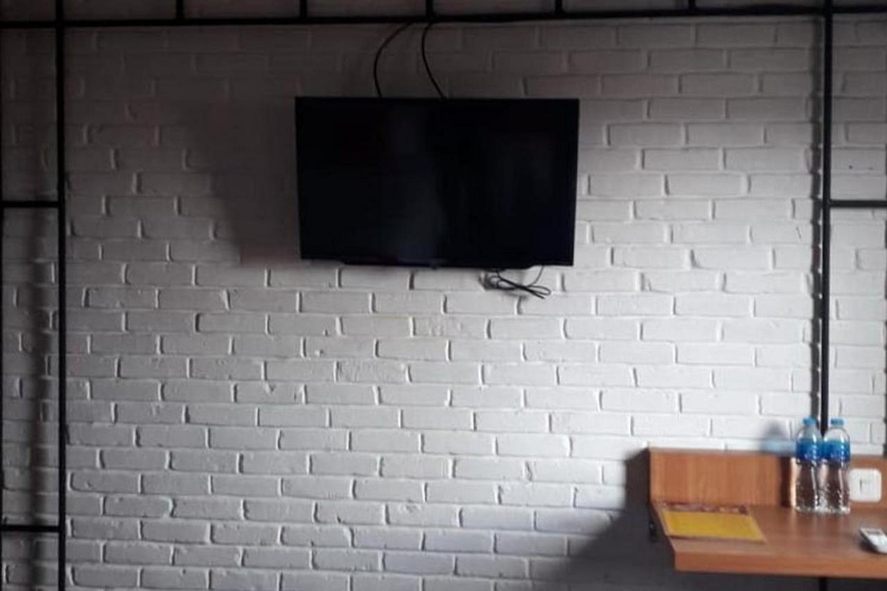Reddoorz Plus @ Doorman Guest House Bandung Exterior photo